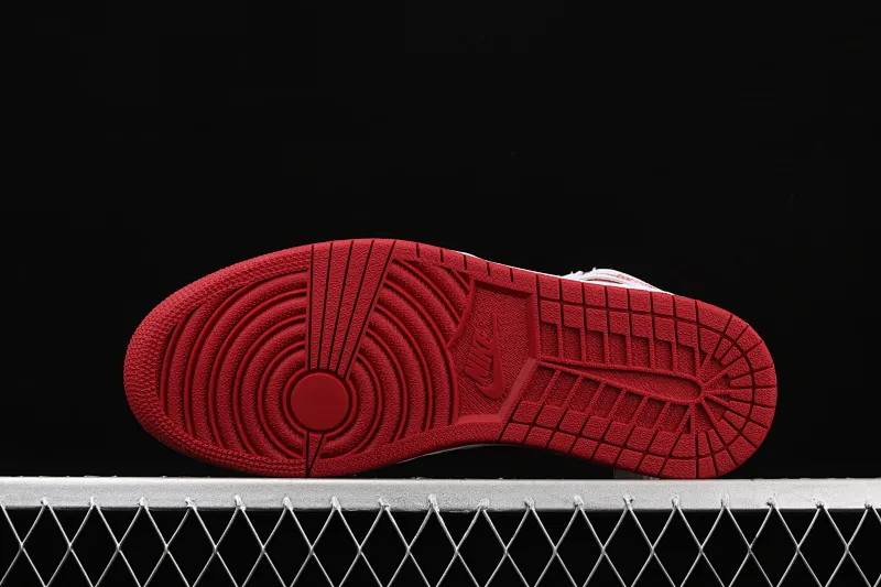 All categories Air Jordan Jordan series basketball shoes Air Jordan 1 High Air Jordan 1 Retro Metallic Red AJ1 Joe 1 white red 555088-103